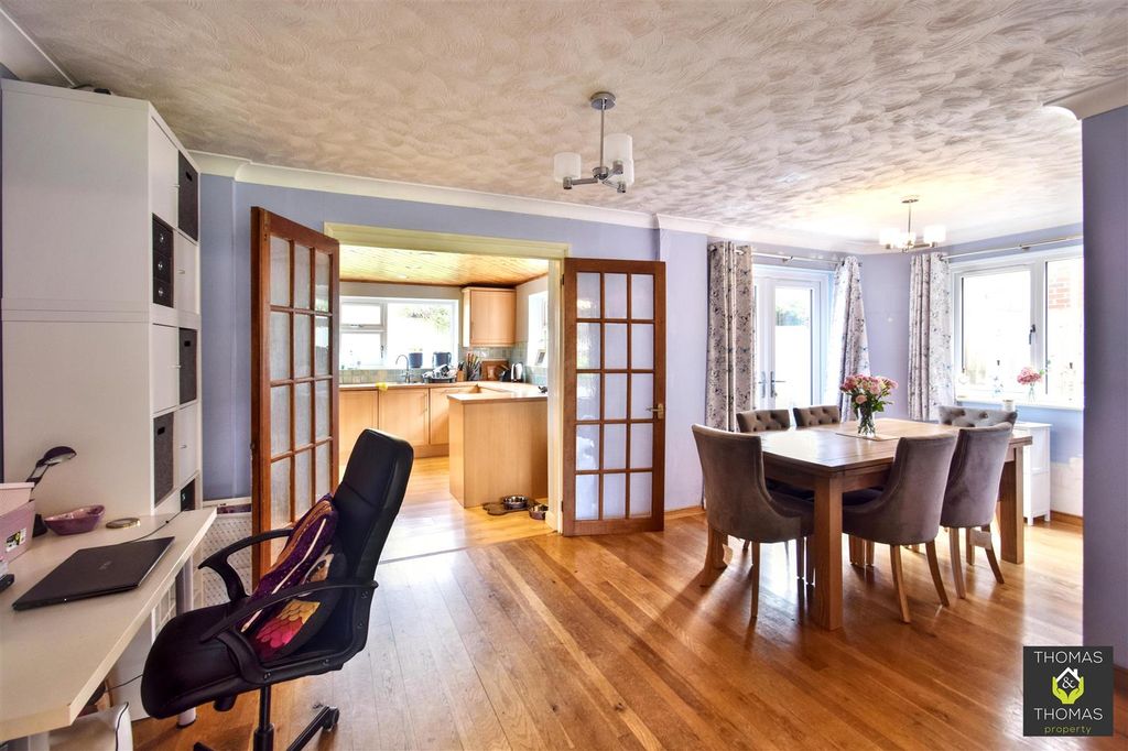 Property photo 2 of 16