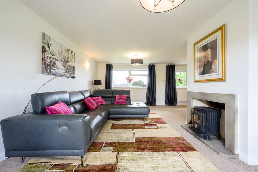 Property photo 2 of 30 Greenfields-6