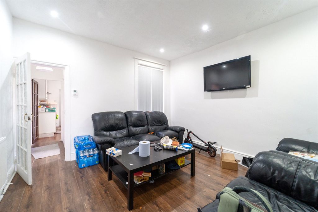 Property photo 3 of 19 Picture No. 15