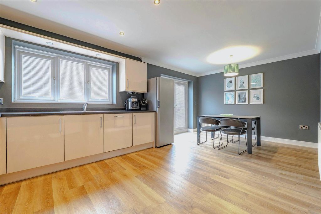 Property photo 3 of 35 Kitchen/Dining Room
