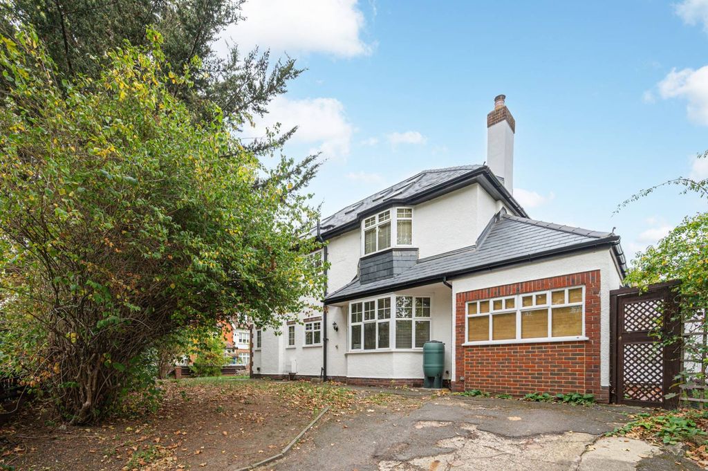 Property photo 1 of 24