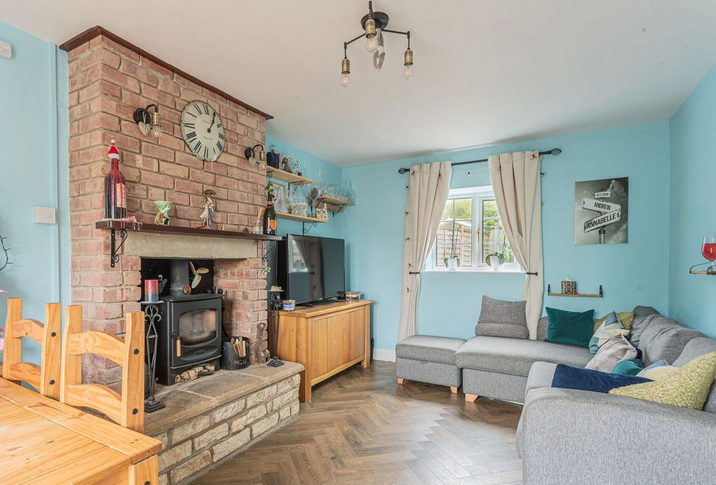 Property photo 3 of 12