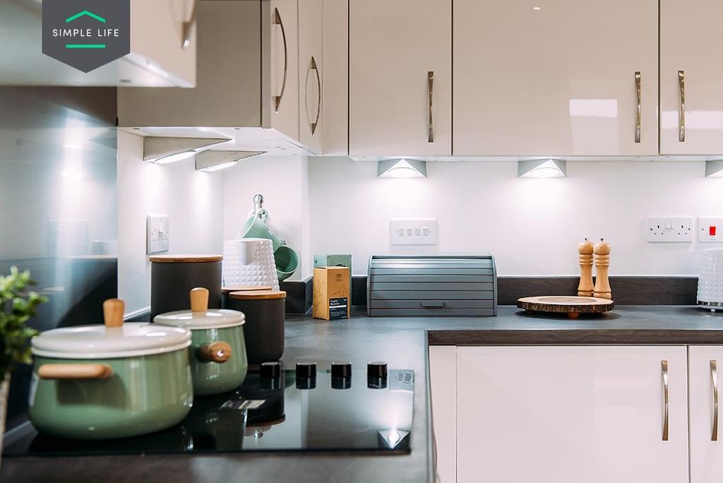 Property photo 2 of 11 Dee_Kitchen1.Jpg