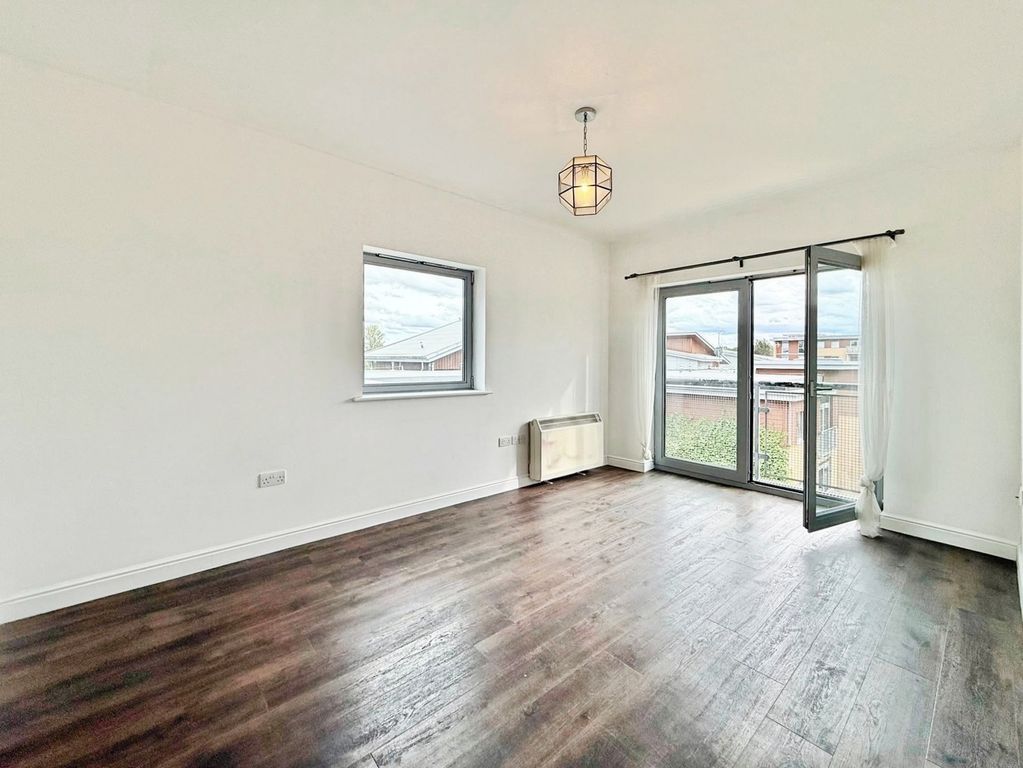 Property photo 2 of 10 Pbox-Img.Jpg
