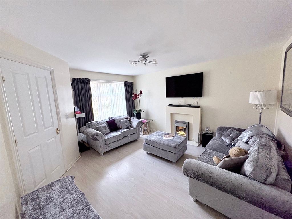 Property photo 3 of 19 Picture No. 25