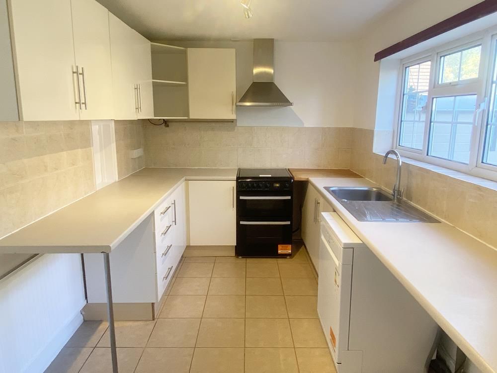 Property photo 3 of 8 Kitchen.Jpg