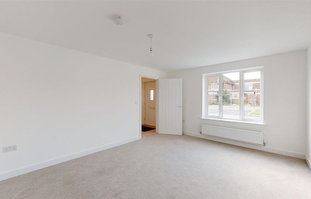 Property photo 3 of 14 Picture 3