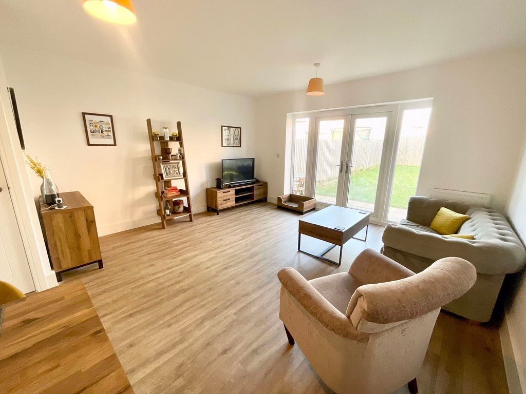 Property photo 2 of 15 Photo 5