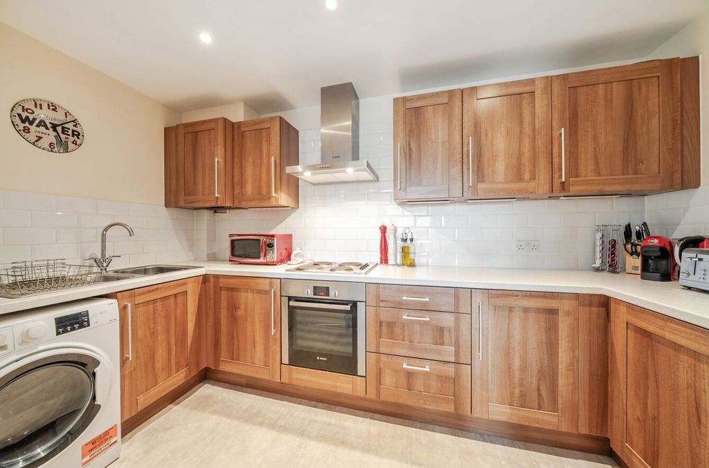 Property photo 3 of 10 1497911-17-6A68Dd...