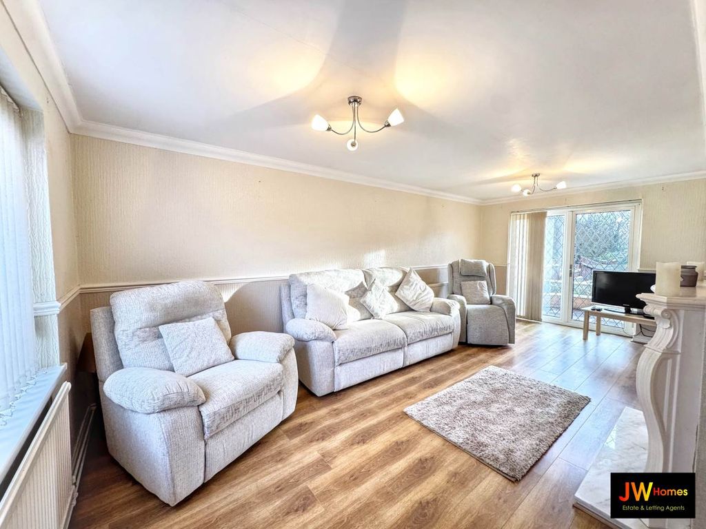 Property photo 2 of 10 Living Room  Photo