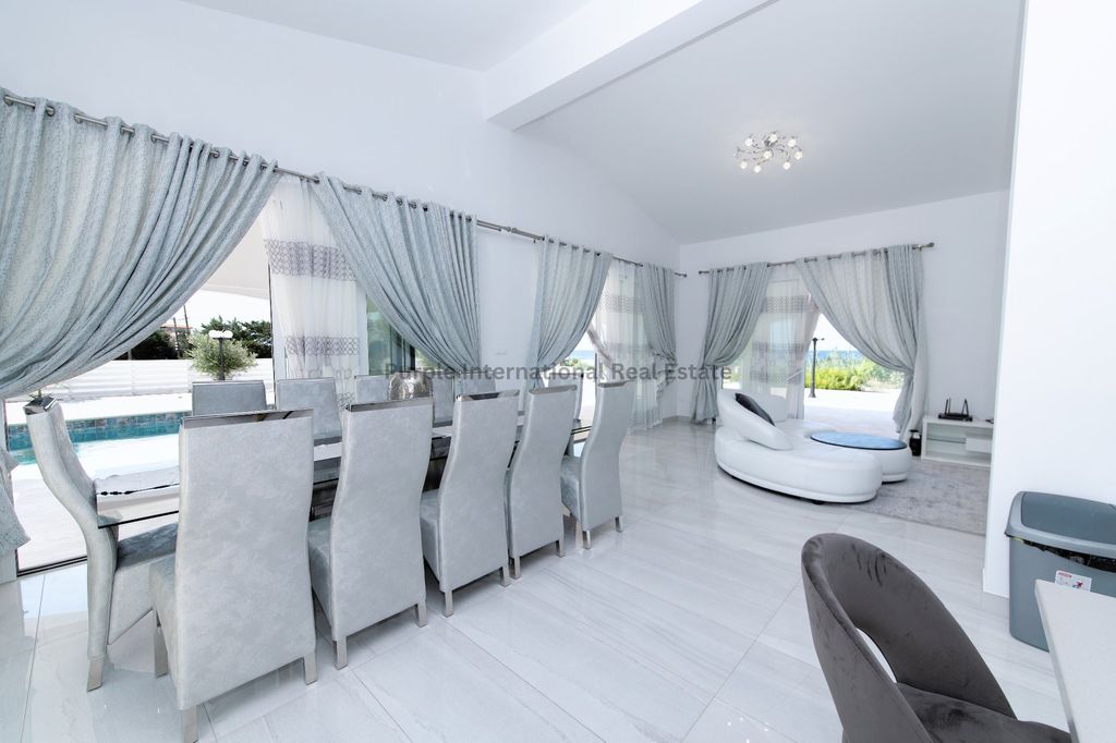 Property photo 3 of 51