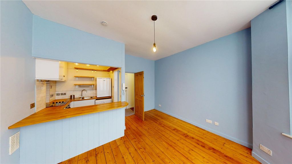 Property photo 3 of 6 Picture No. 13