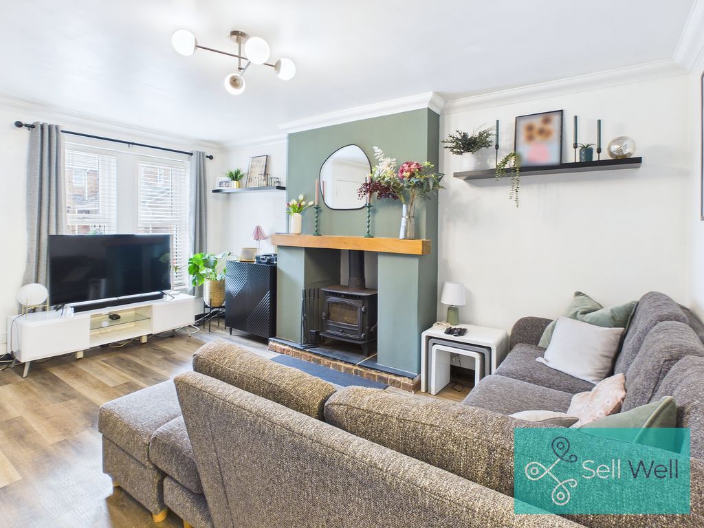 Property photo 2 of 18 Lounge