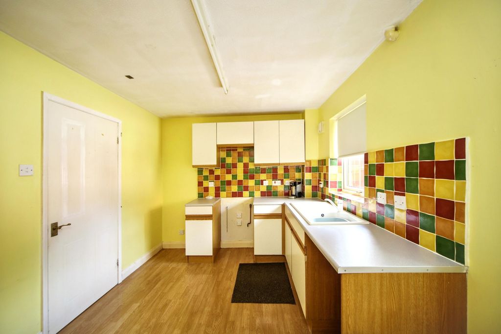 Property photo 3 of 13
