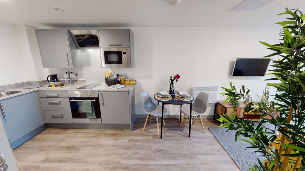 Property photo 3 of 5