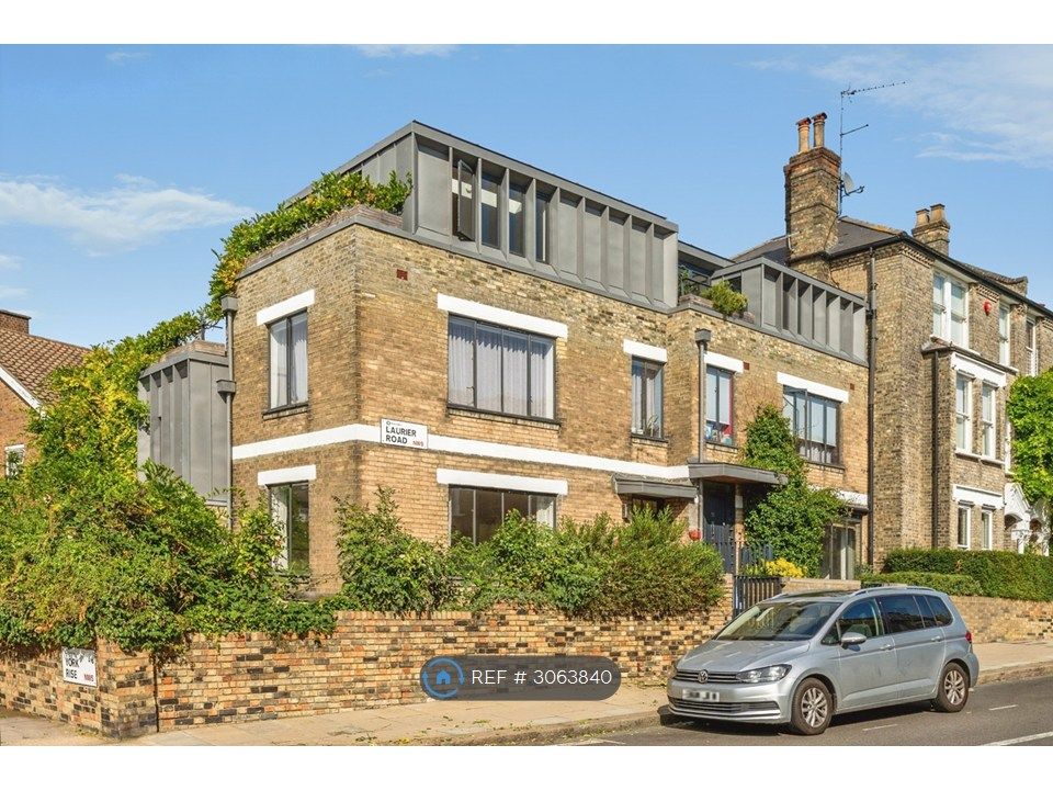 Property photo 2 of 18