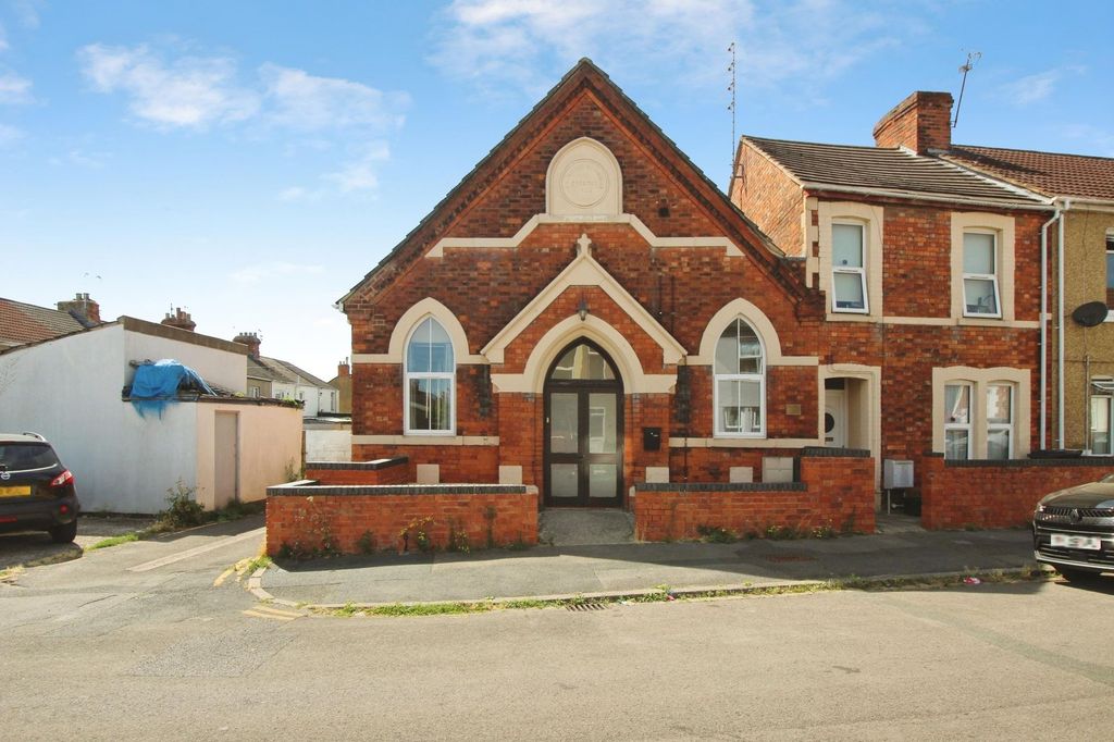 Property photo 1 of 12