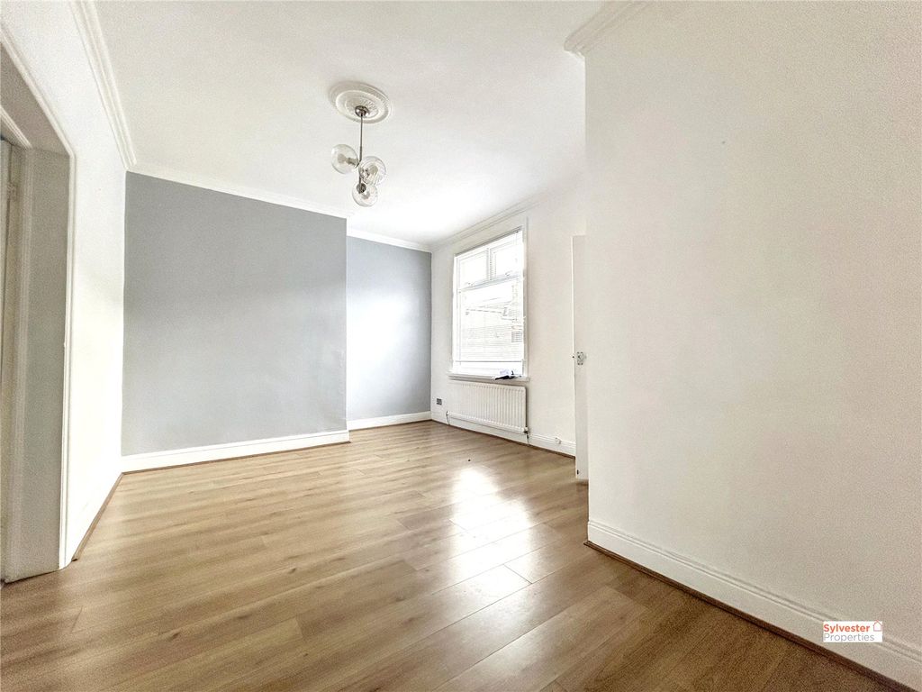 Property photo 3 of 15 Picture No. 14