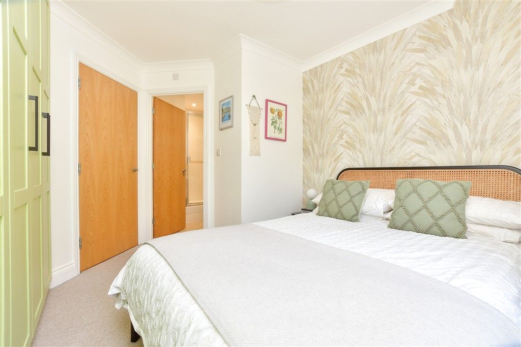 Property photo 2 of 25 Bedroom 1
