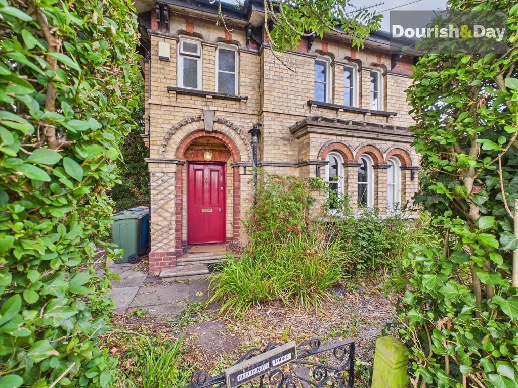 Property photo 1 of 18 Frontage