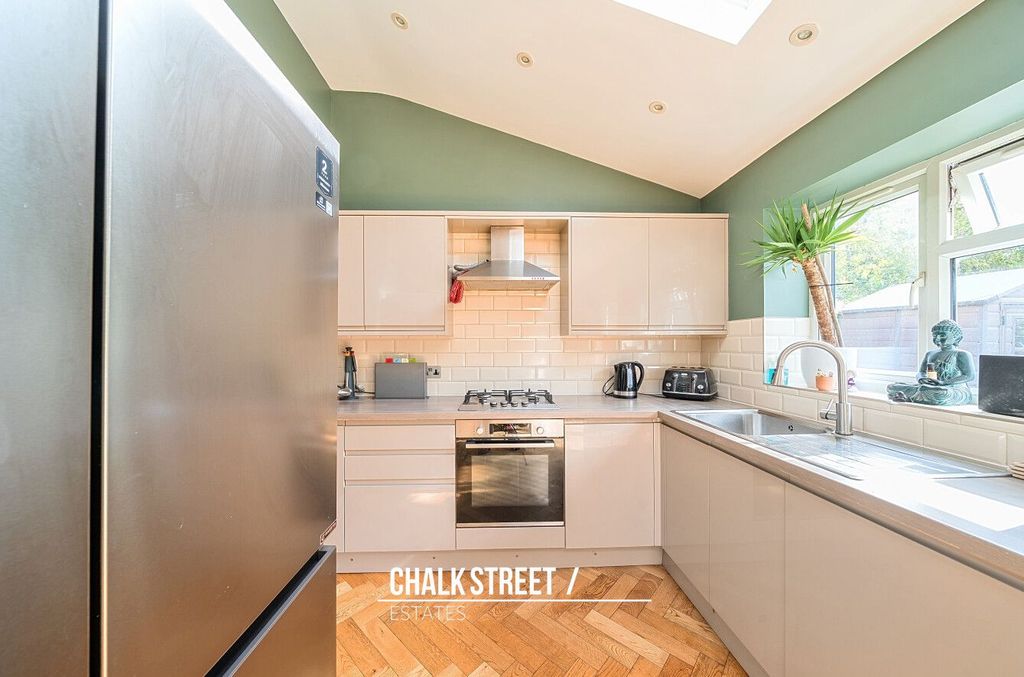 Property photo 3 of 40