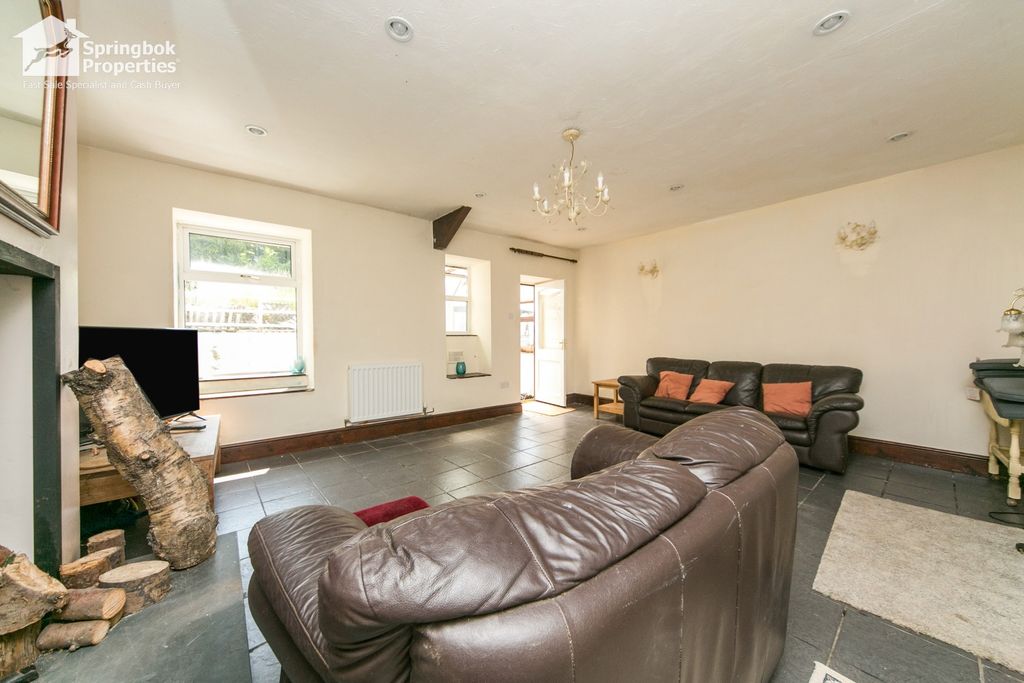 Property photo 2 of 17 Image 1