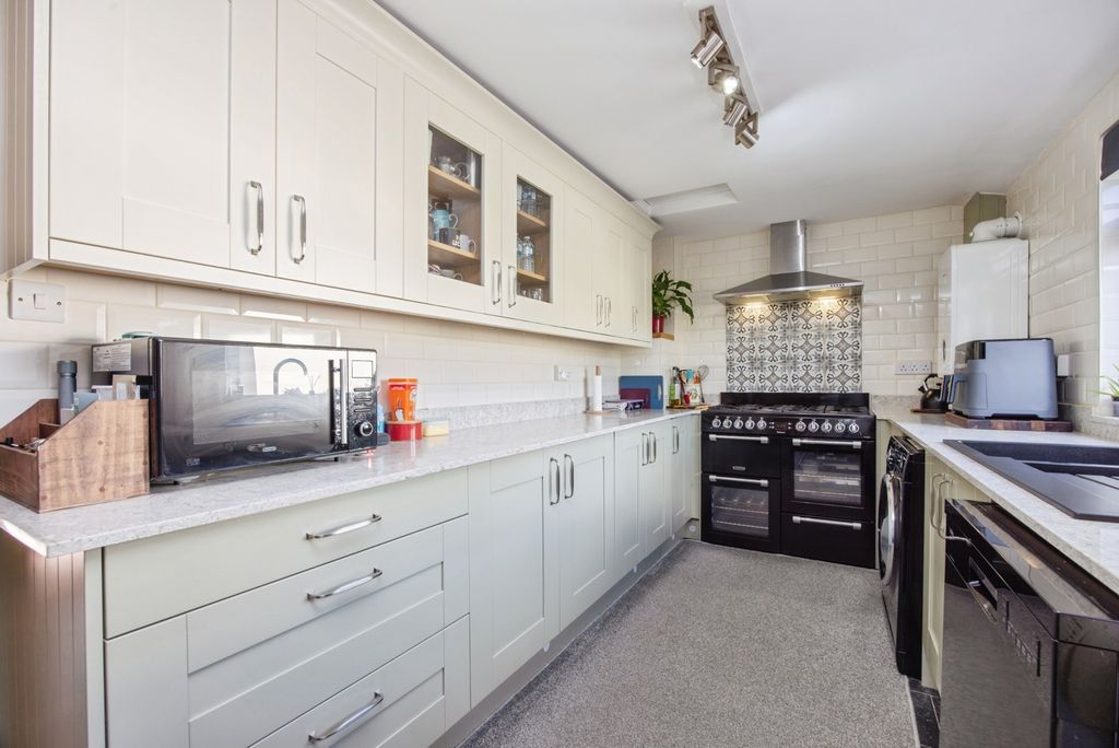 Property photo 3 of 26 Pbox-Img.Jpg