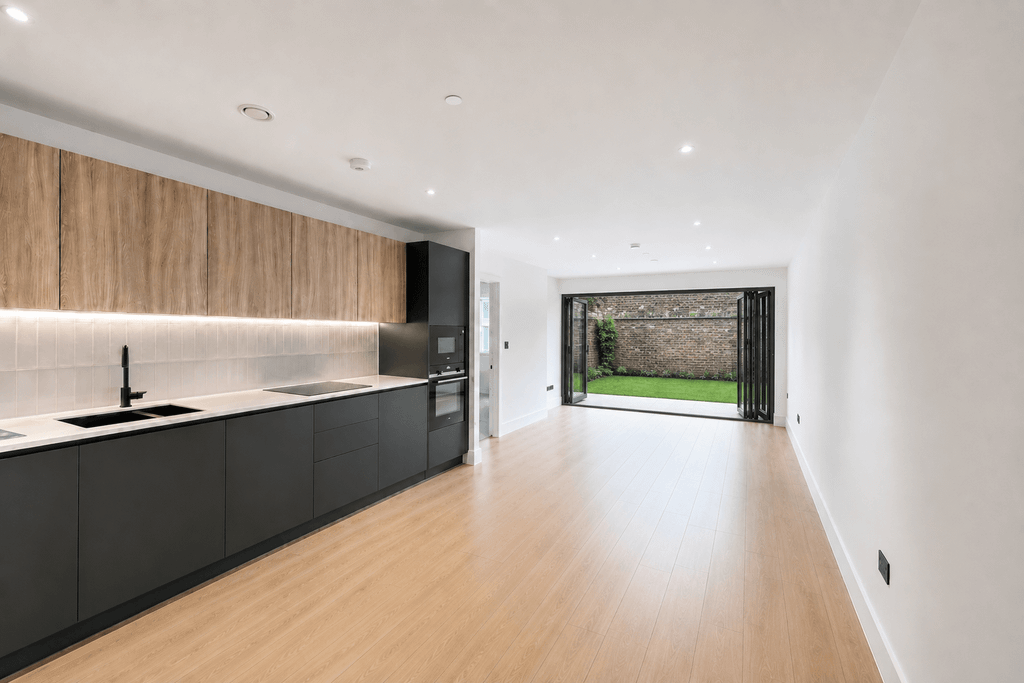 Property photo 1 of 6 2 Bed End Terrace To Rent Park Road, London W7