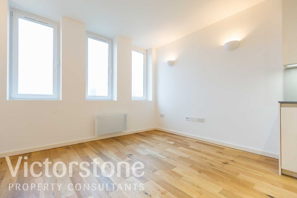 Property photo 2 of 8 1256914