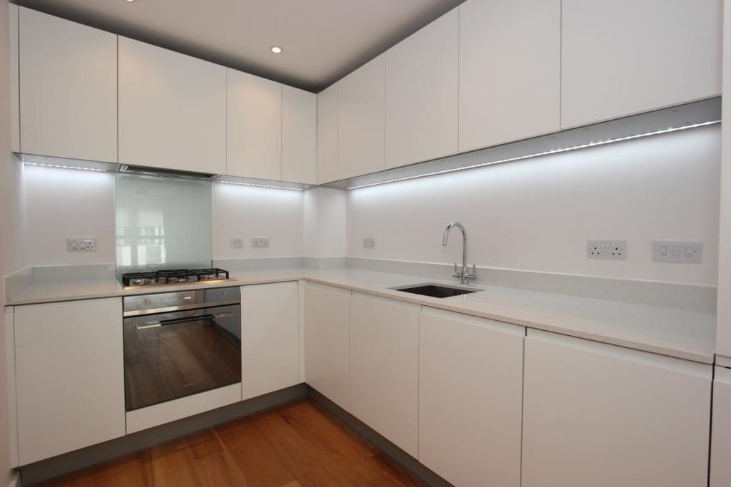 Property photo 2 of 7 Kitchen