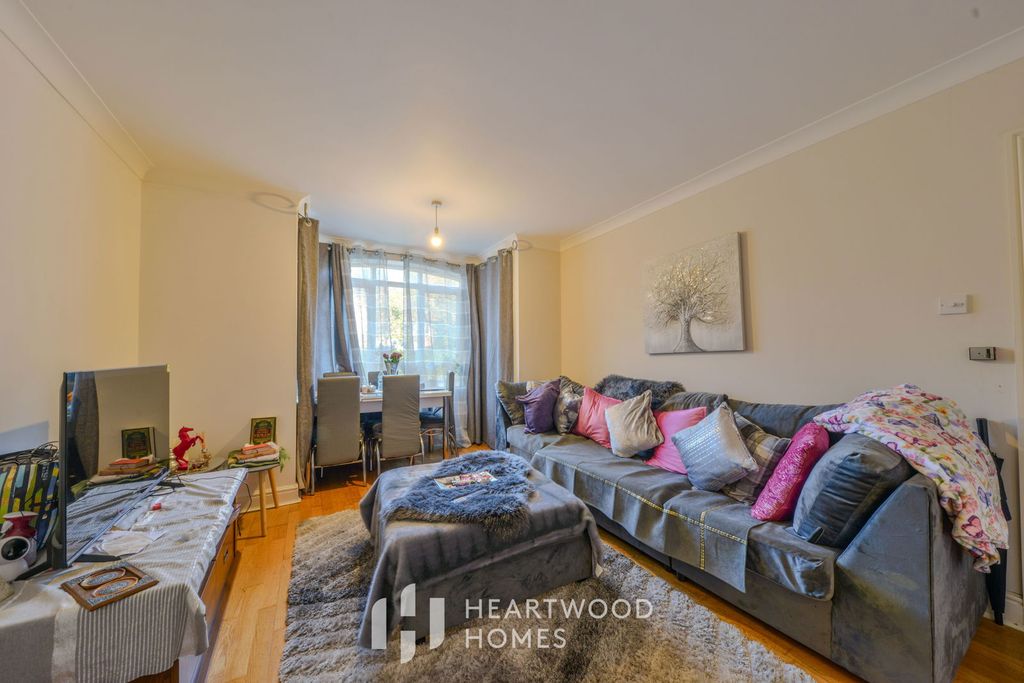 Property photo 2 of 9