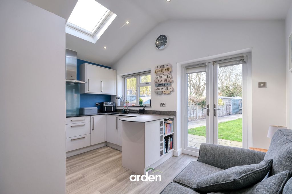 Property photo 3 of 12