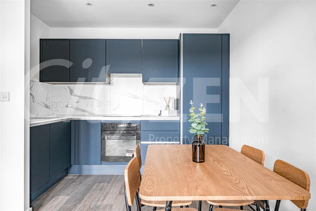 Property photo 2 of 17 Kitchen/Dining Area