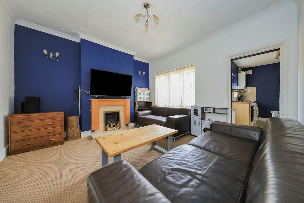 Property photo 3 of 17