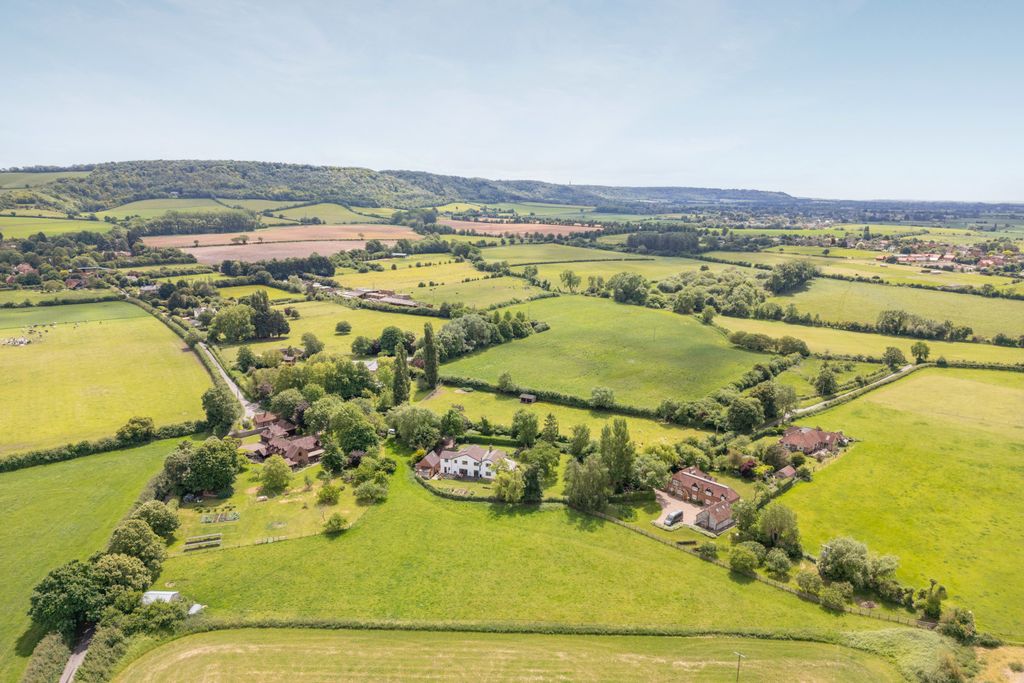 Property photo 3 of 29 Picture No. 15