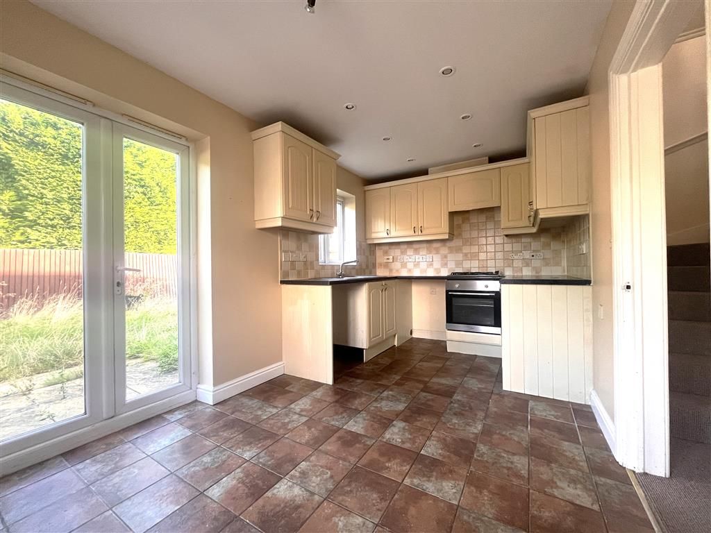 Property photo 1 of 10 Kitchen