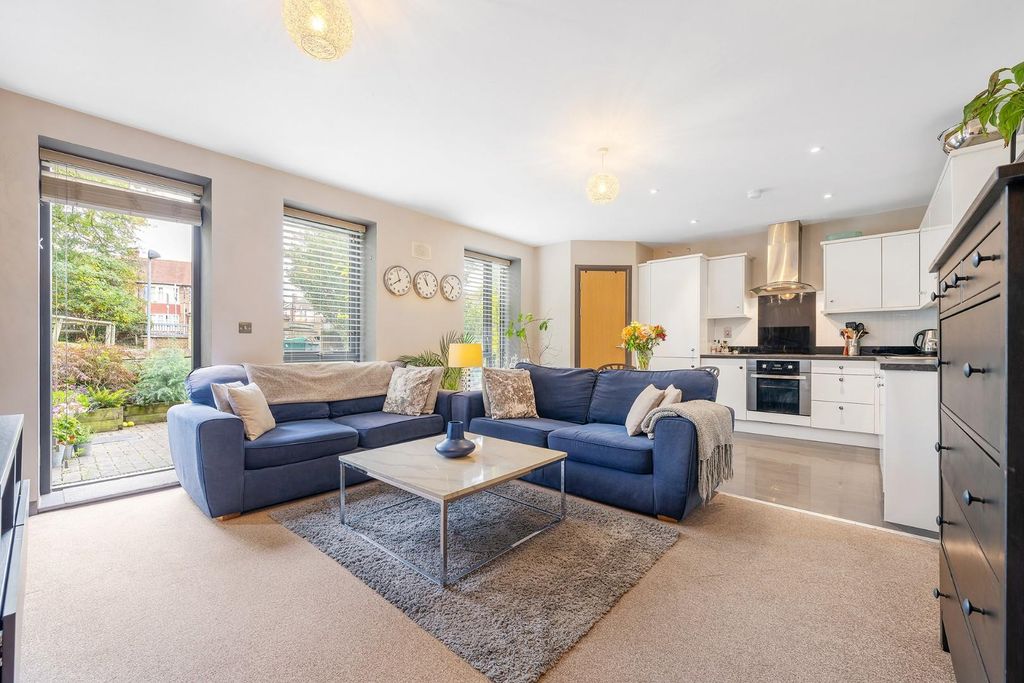 Property photo 1 of 17 Open Plan Kitchen/Reception (1)