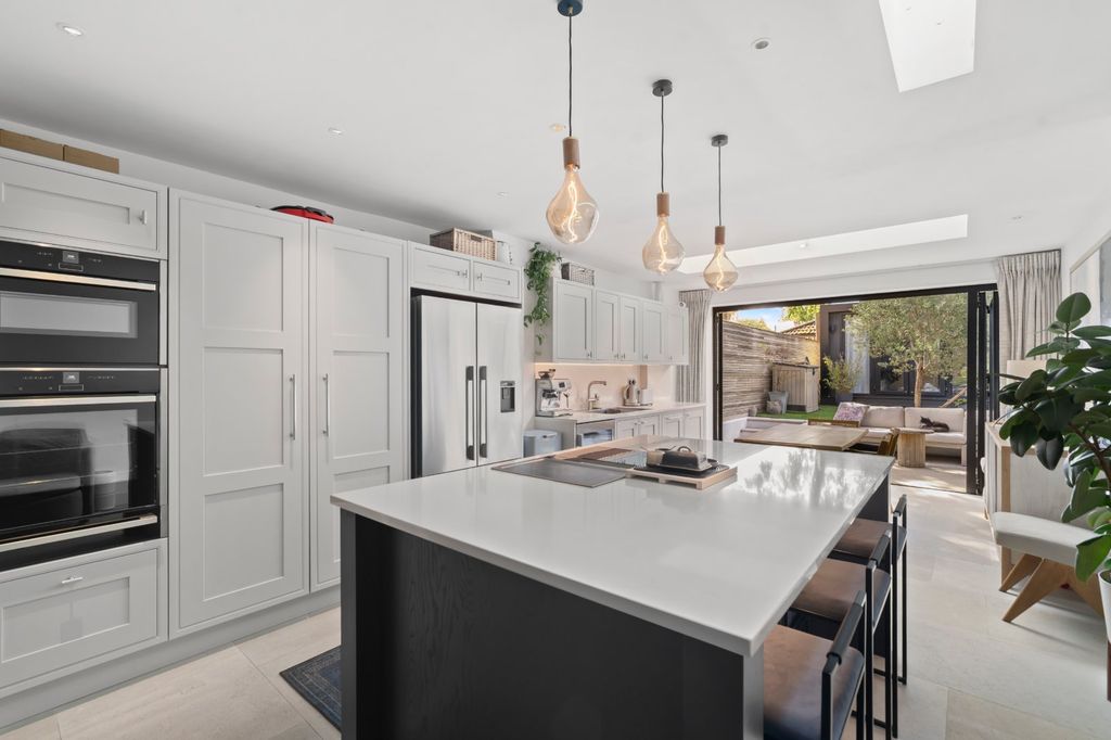 Property photo 1 of 15 Kitchen/Dining