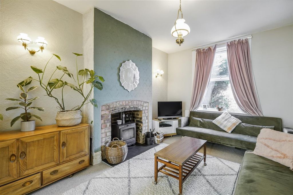 Property photo 2 of 19 Open Plan Lounge
