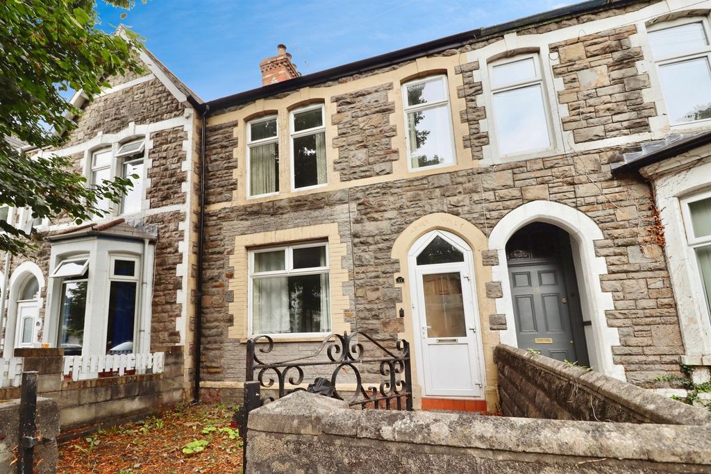 Property photo 1 of 17