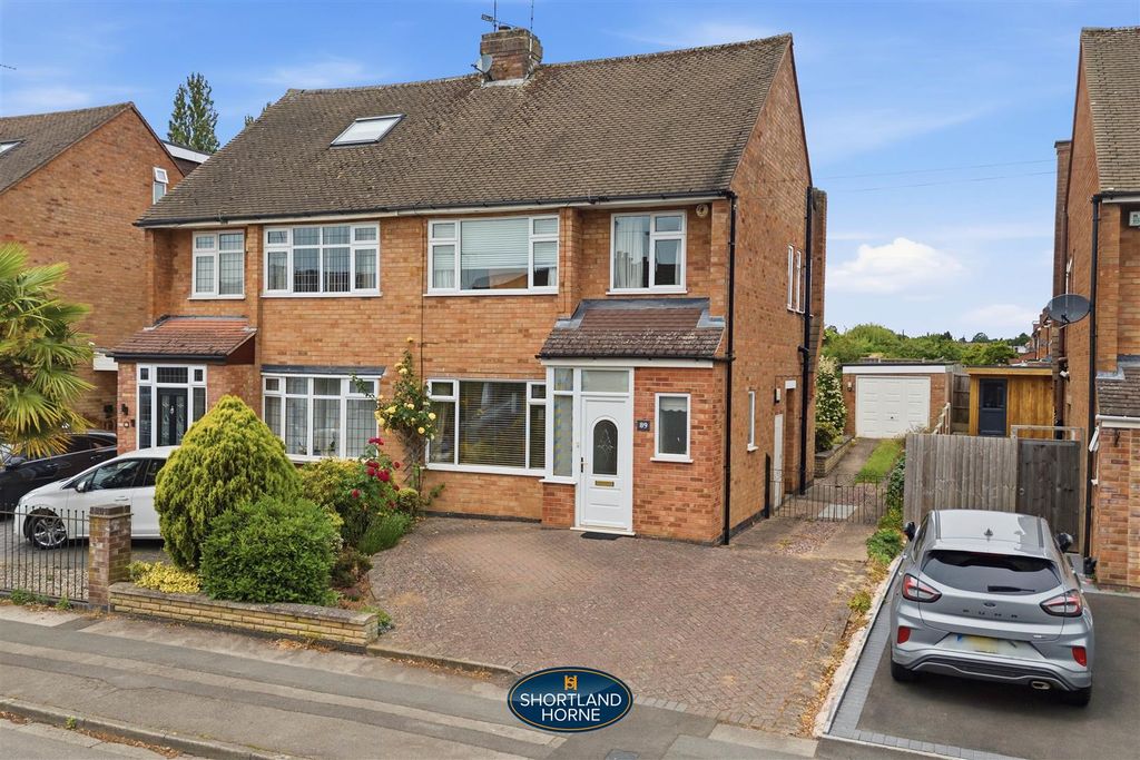 Property photo 1 of 24 89 Dawlish Drive (27 Of 27).Jpg