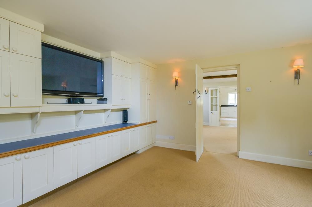 Property photo 3 of 19 Image