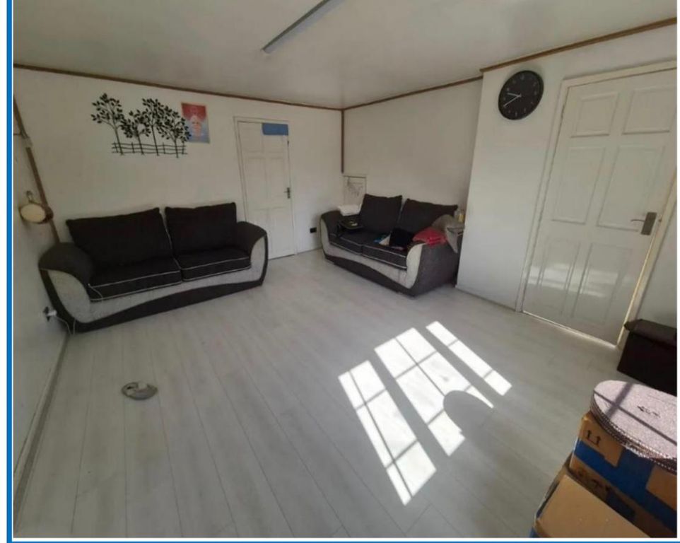 Property photo 2 of 5 Lounge