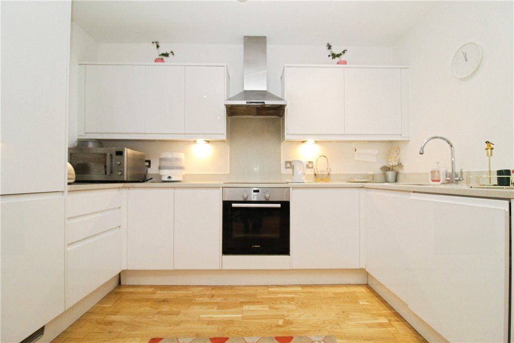 Property photo 3 of 9 Kitchen