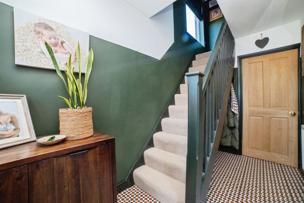 Property photo 3 of 32