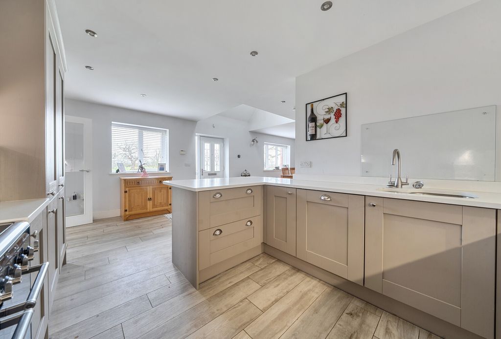 Property photo 3 of 22 Kitchen