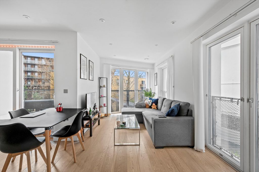 Property photo 2 of 14 Image