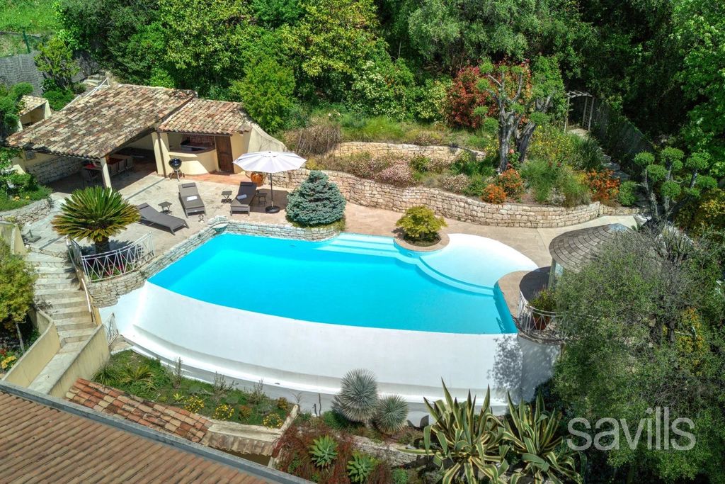Property photo 1 of 27 Villa In A Private Estate Close To All Amenities