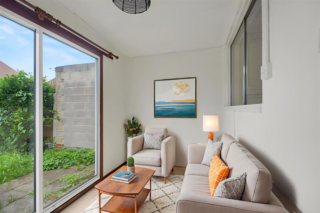 Property photo 3 of 19 Ai Conservatory.Jpeg