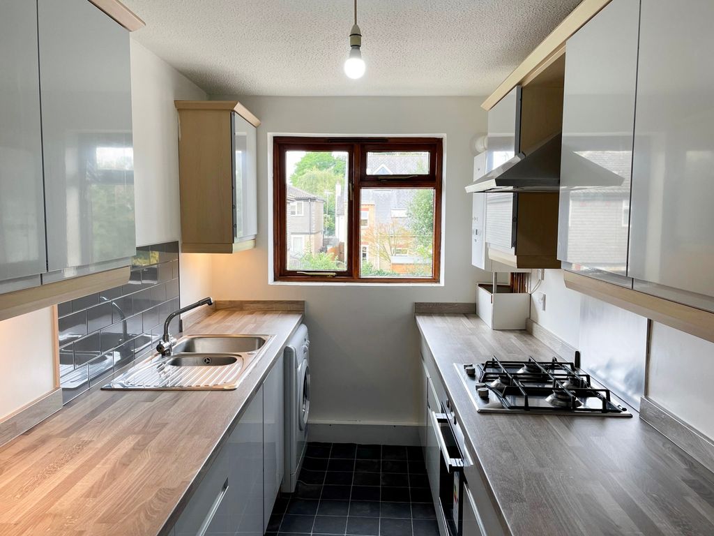 Property photo 2 of 7 Kitchen 2